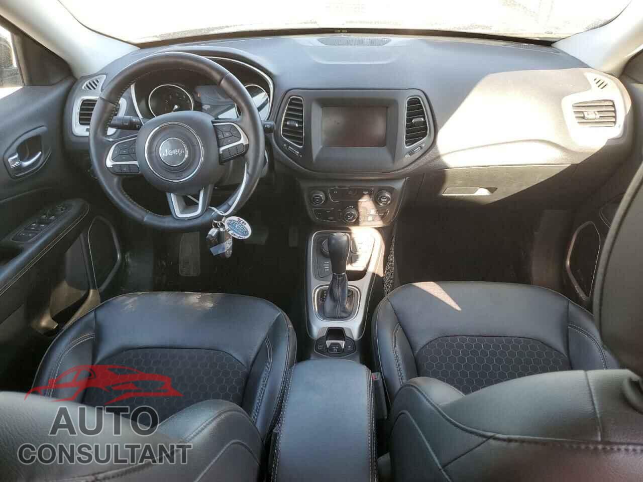 JEEP COMPASS 2018 - 3C4NJDBB8JT479667