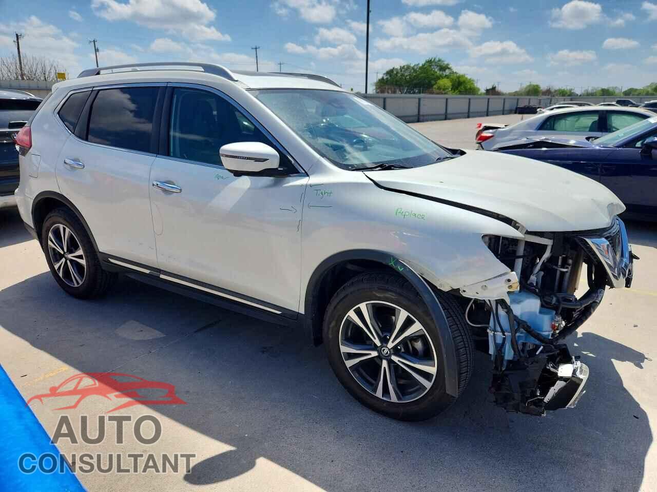 NISSAN ROGUE 2017 - 5N1AT2MV6HC888708