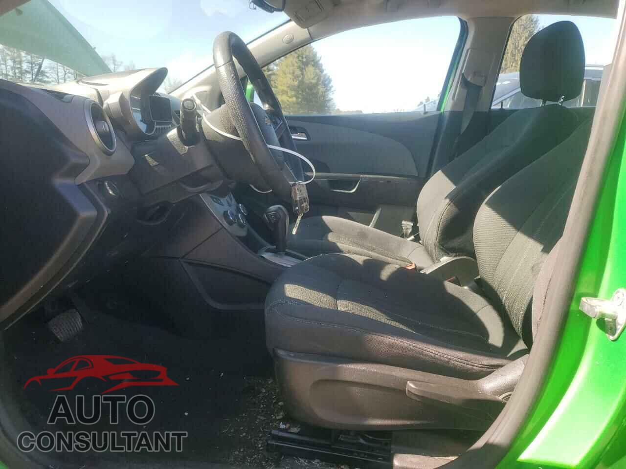 CHEVROLET SONIC 2015 - 1G1JC5SH3F4157107
