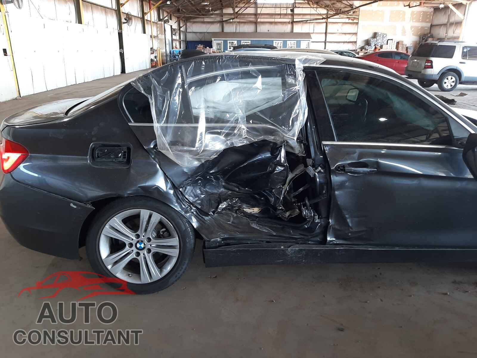 BMW 3 SERIES 2018 - WBA8B9C51JEE82586
