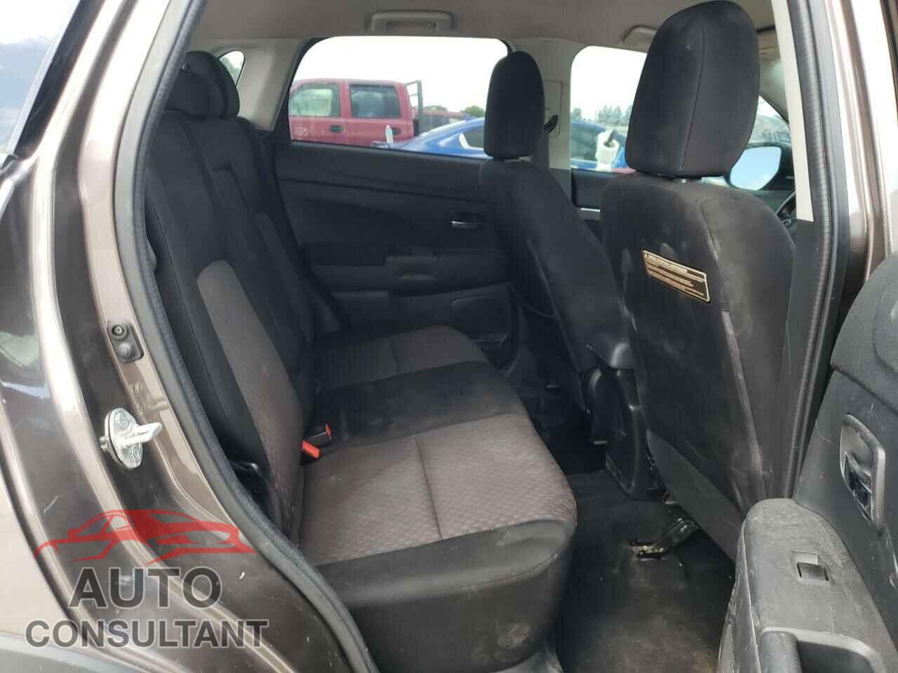 MITSUBISHI OUTLANDER 2017 - JA4AP3AU5HZ032611