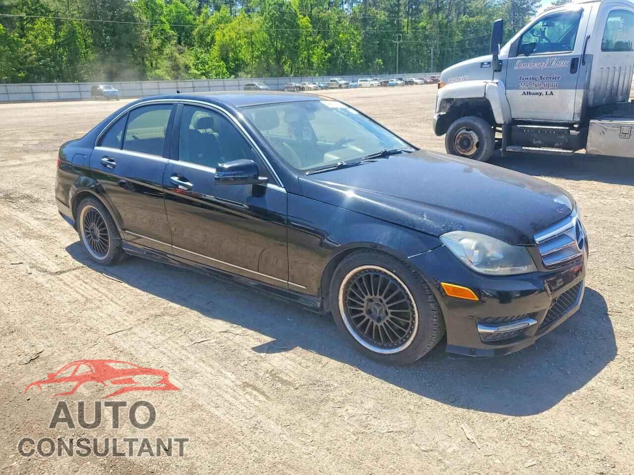 MERCEDES-BENZ C-CLASS 2013 - WDDGF4HB4DR254005