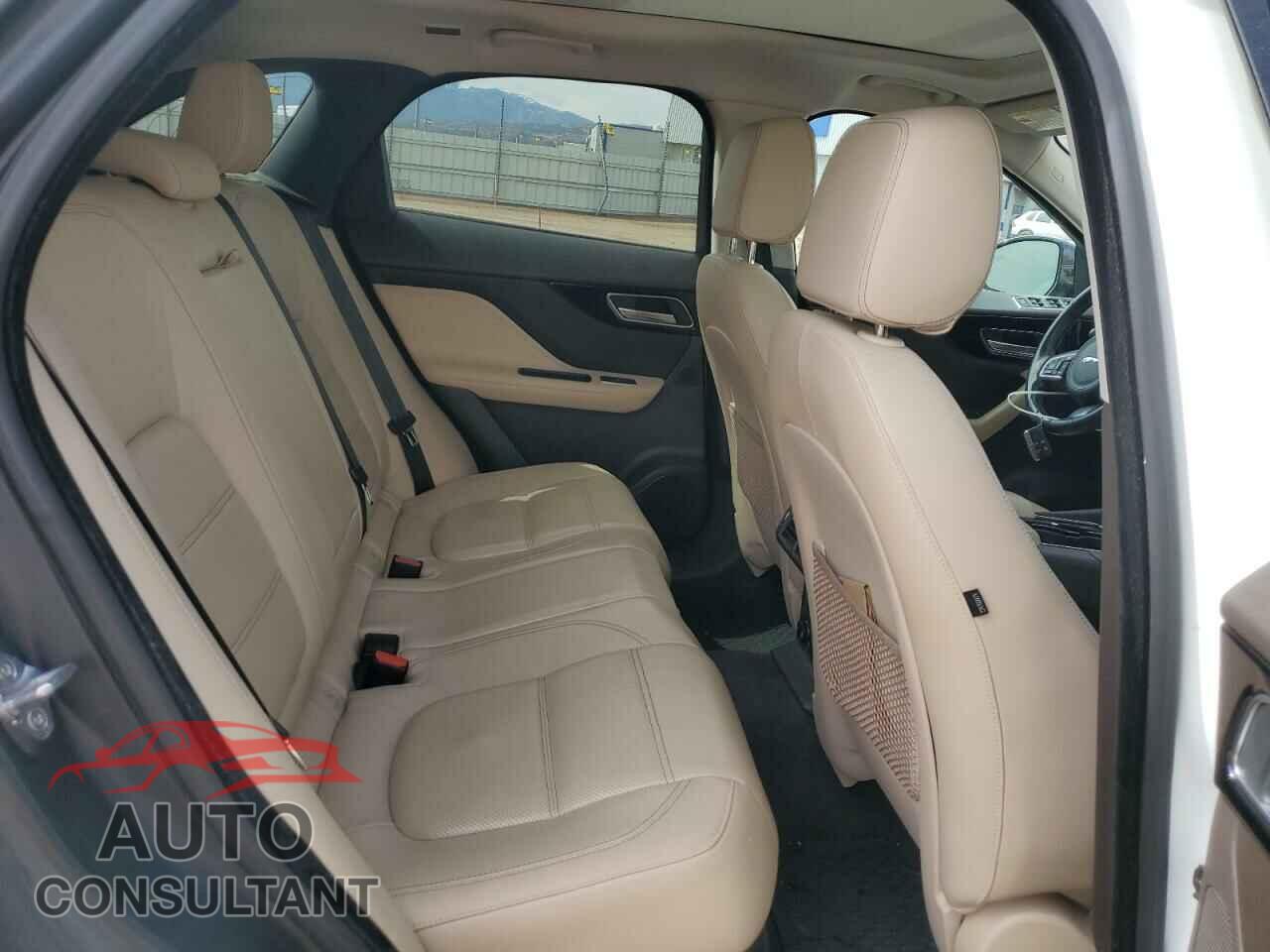 JAGUAR F-PACE 2017 - SADCK2BN3HA094672