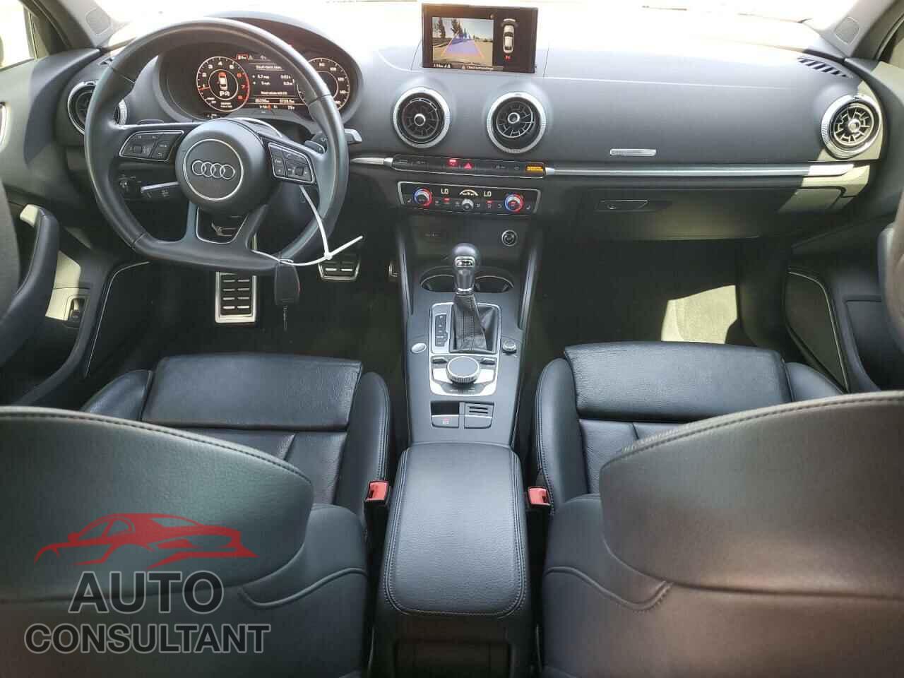 AUDI A3 2018 - WAUGUGFF1J1020869