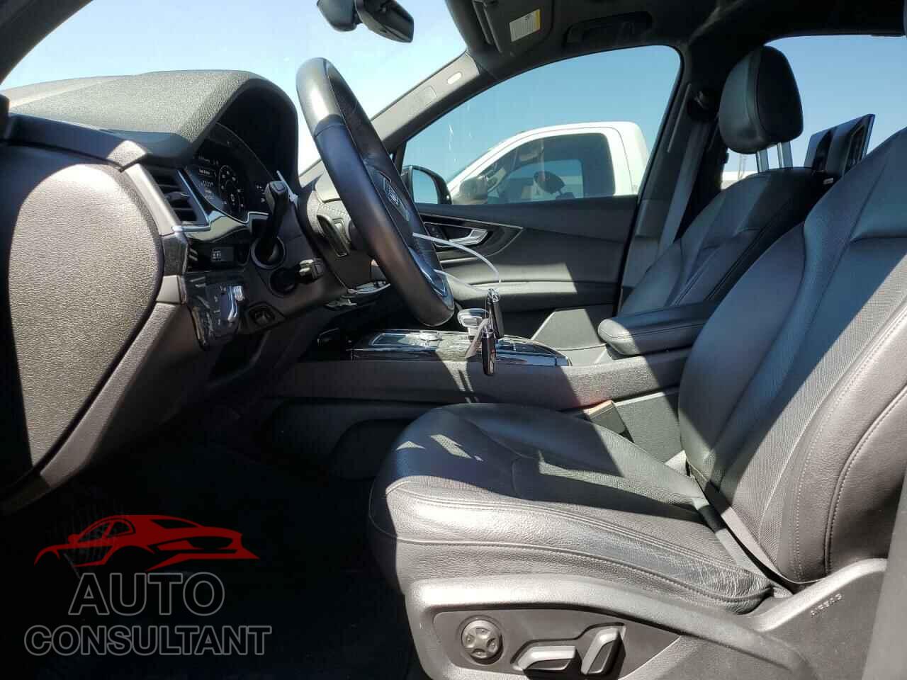 AUDI Q7 2018 - WA1VAAF78JD040683