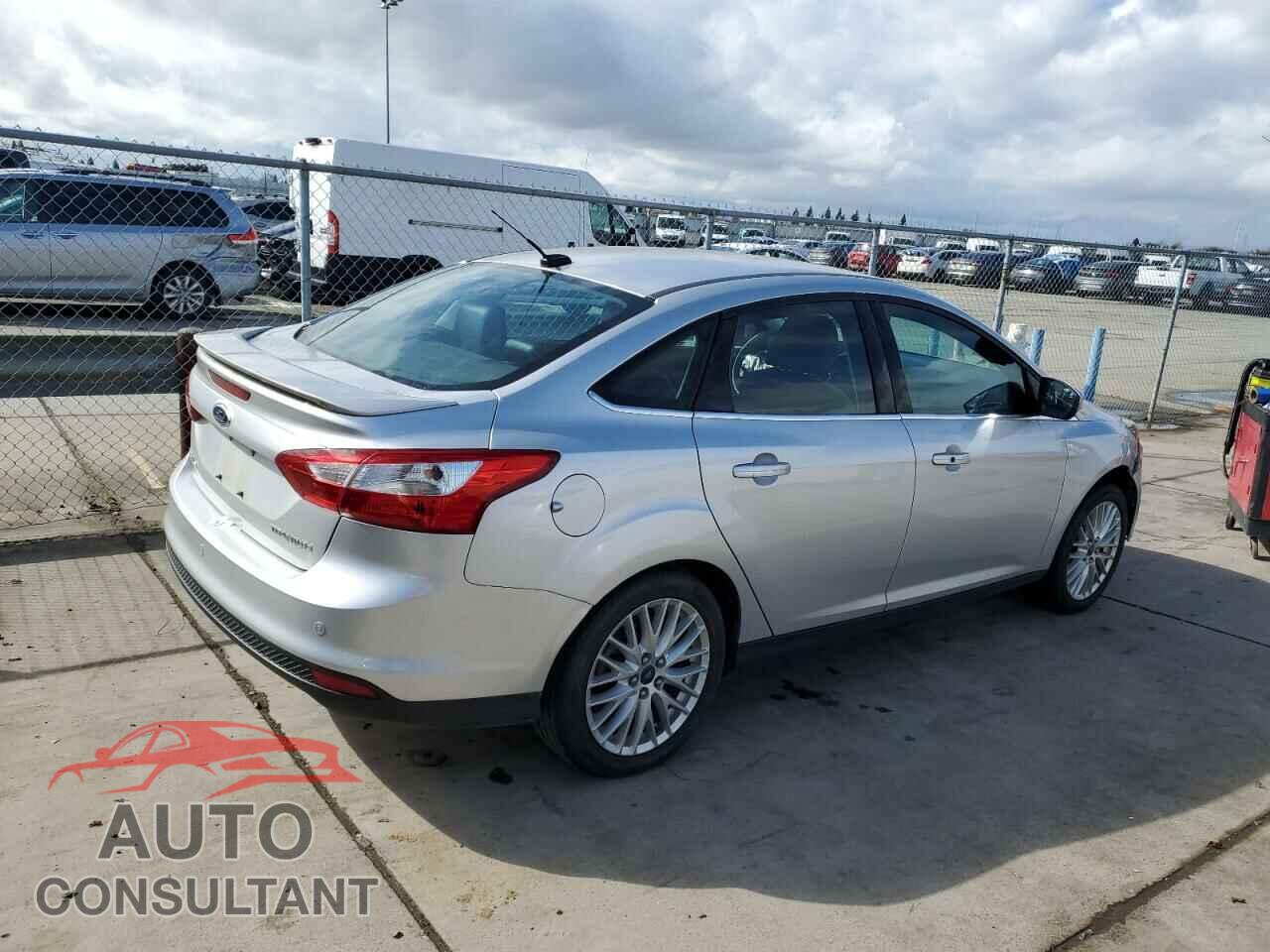 FORD FOCUS 2013 - 1FADP3J2XDL353354