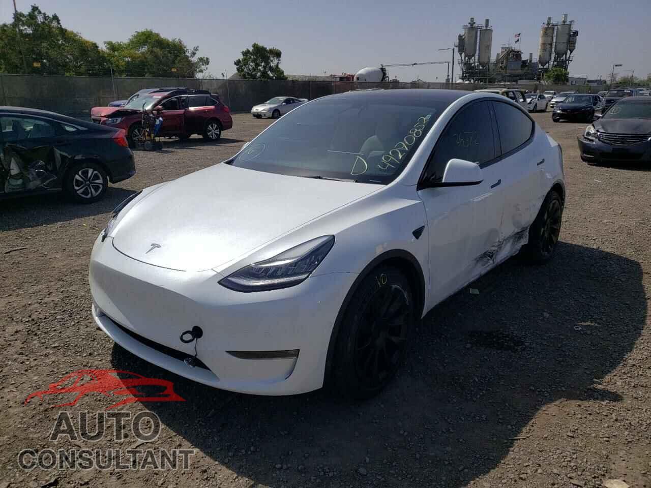 TESLA MODEL Y 2021 - 5YJYGDEE5MF157525