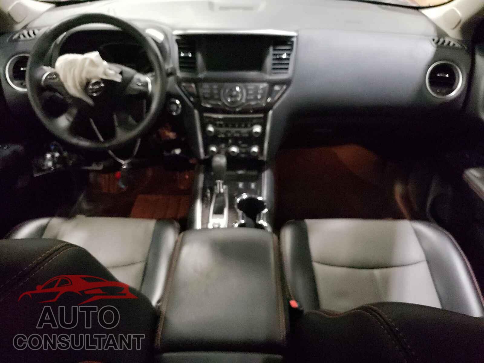 NISSAN PATHFINDER 2020 - 5N1DR2CM4LC626232