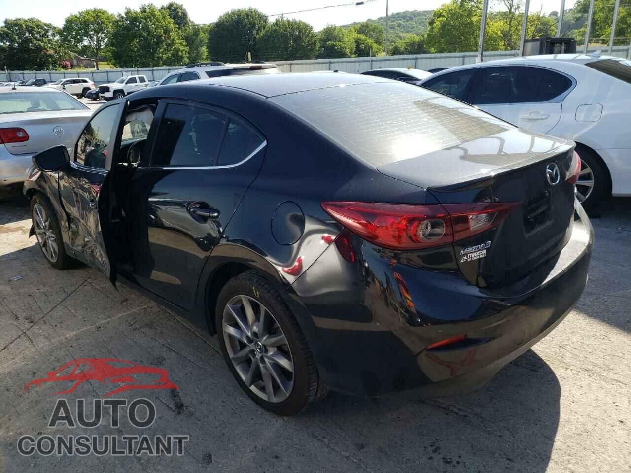 MAZDA 3 2018 - 3MZBN1V38JM247443