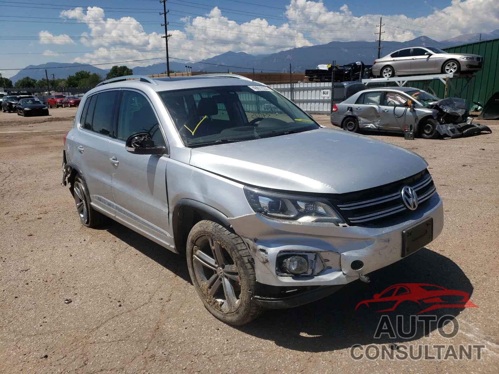 VOLKSWAGEN TIGUAN 2017 - WVGUV7AX3HK025025