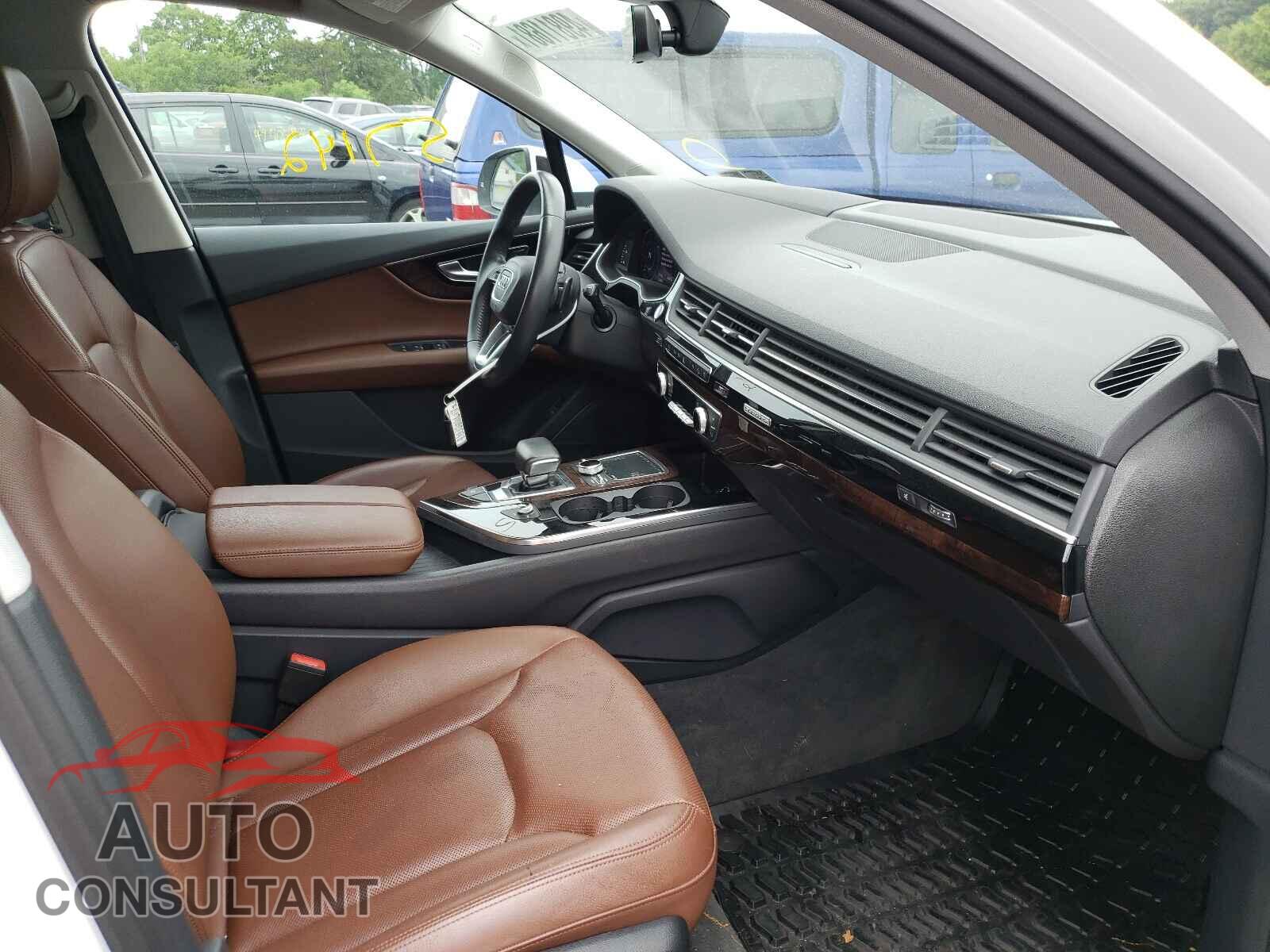 AUDI Q7 2018 - WA1VAAF7XJD017583