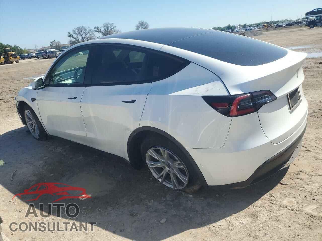 TESLA MODEL Y 2021 - 5YJYGAEE9MF134568