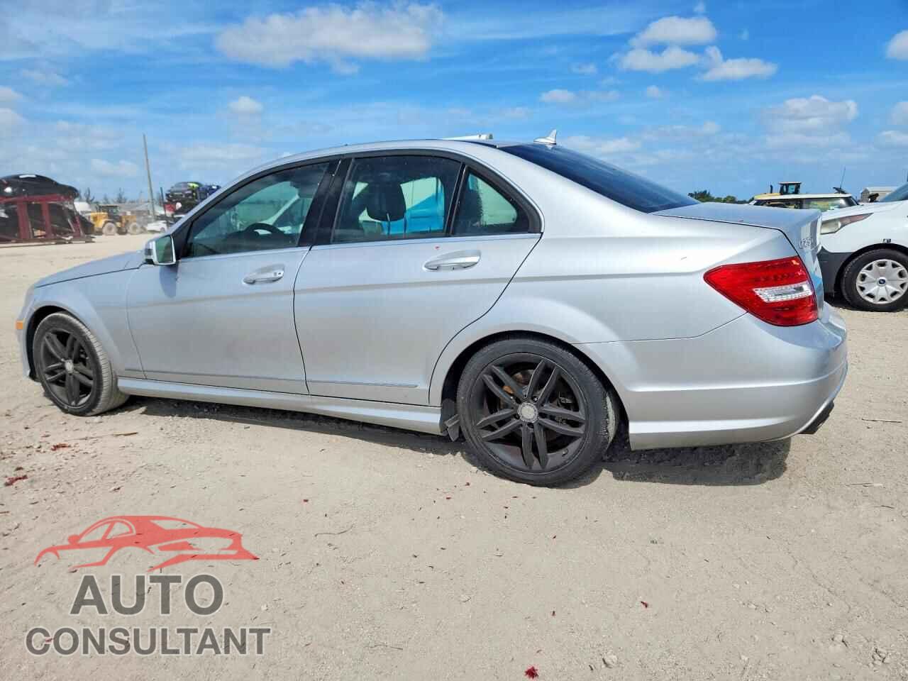 MERCEDES-BENZ C-CLASS 2014 - WDDGF4HBXEA928769