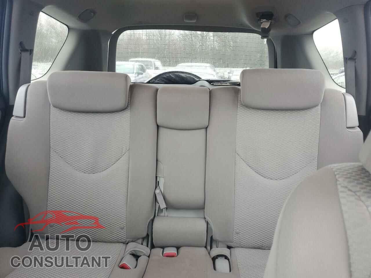 TOYOTA RAV4 2011 - JTMBF4DV3BD042923