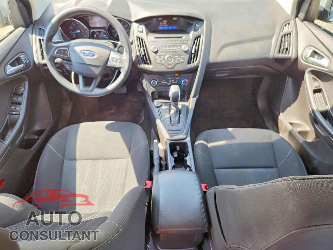 FORD FOCUS 2017 - 1FADP3F22HL200949