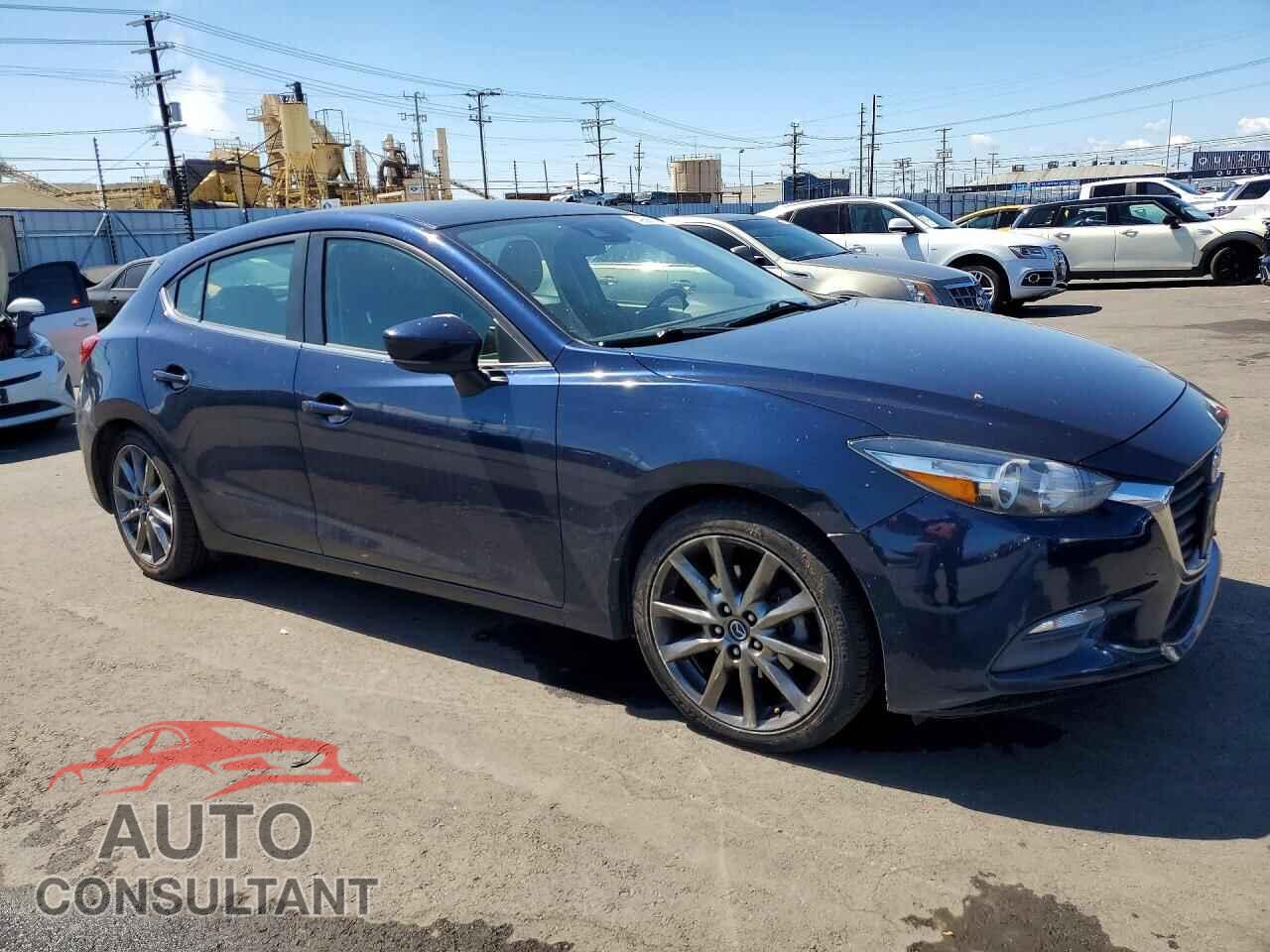 MAZDA 3 2018 - 3MZBN1L32JM265164