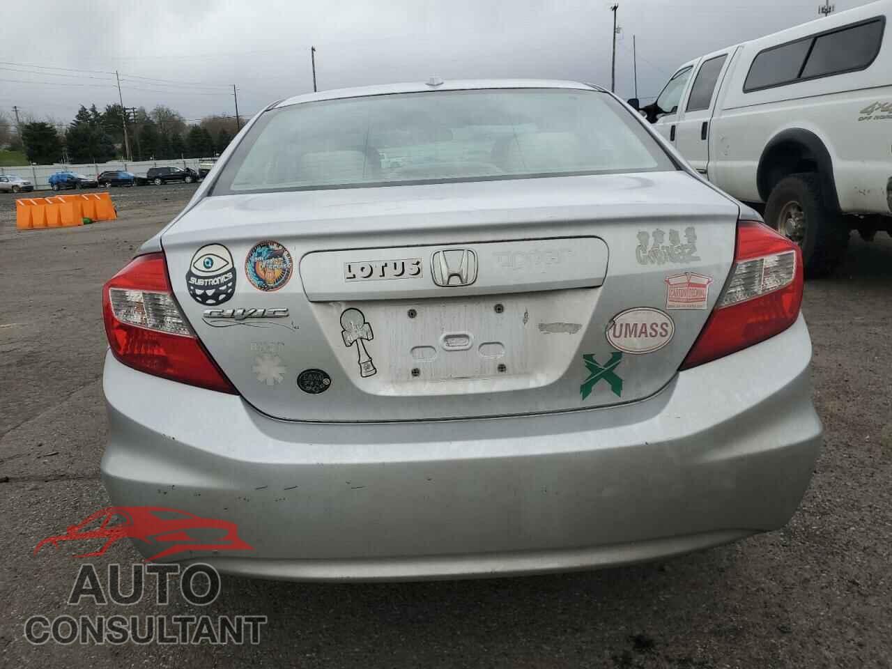 HONDA CIVIC 2012 - 2HGFB2F86CH526566