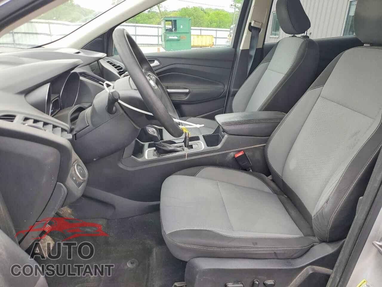 FORD ESCAPE 2018 - 1FMCU0GDXJUC31696