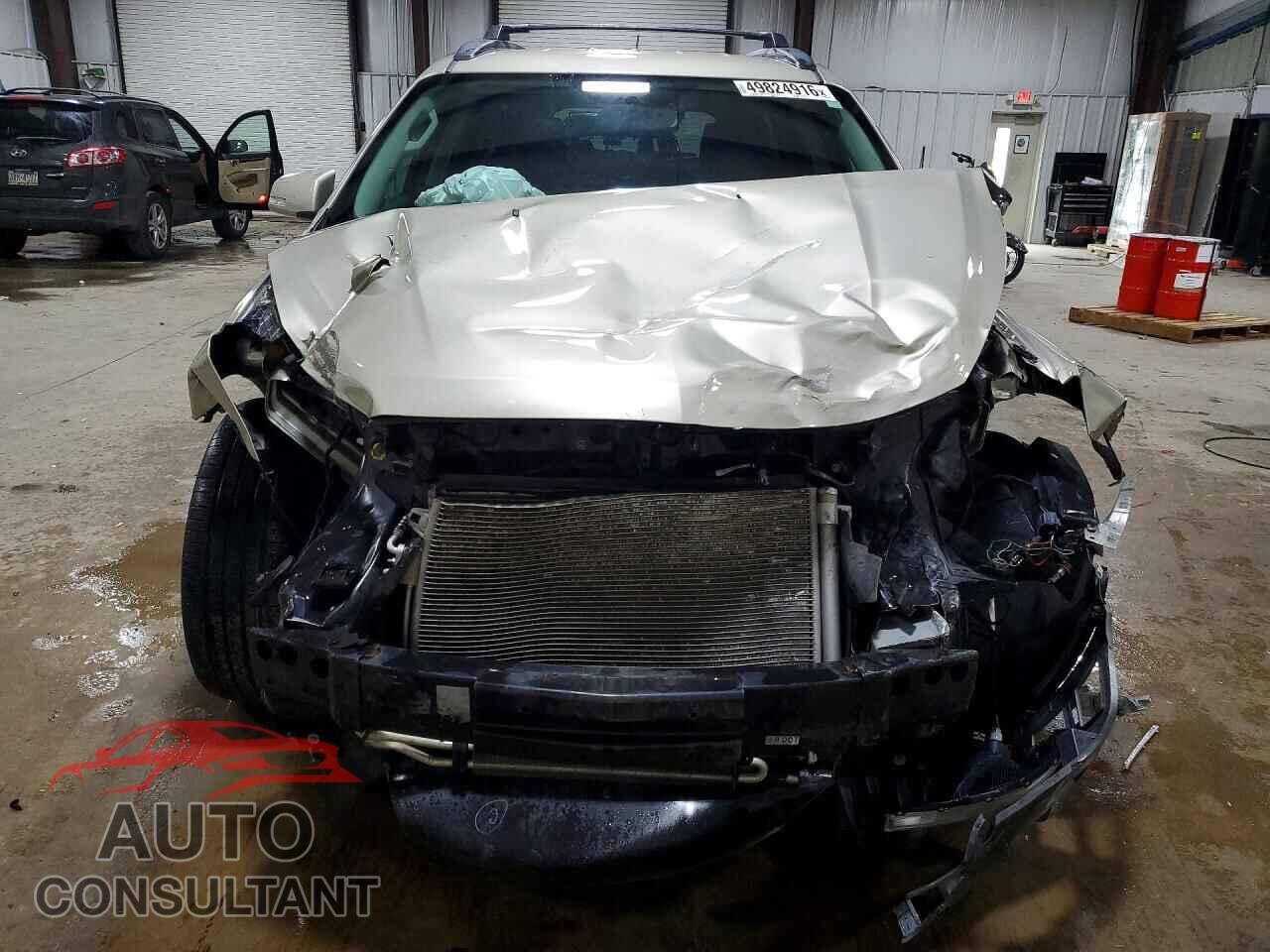CHEVROLET TRAVERSE 2015 - 1GNKVGKD3FJ274337