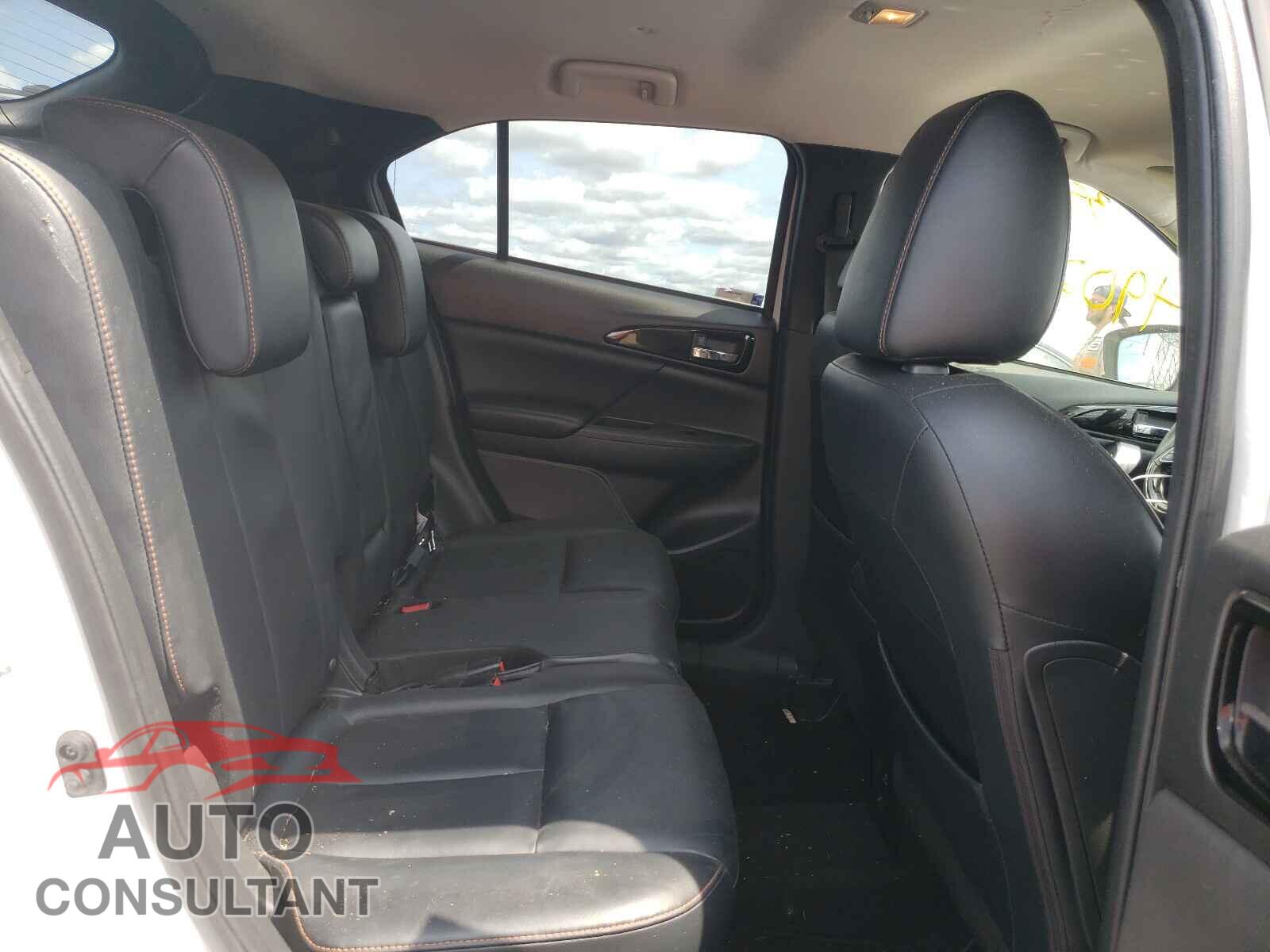 MITSUBISHI ECLIPSE 2018 - JA4AT5AA7JZ064396