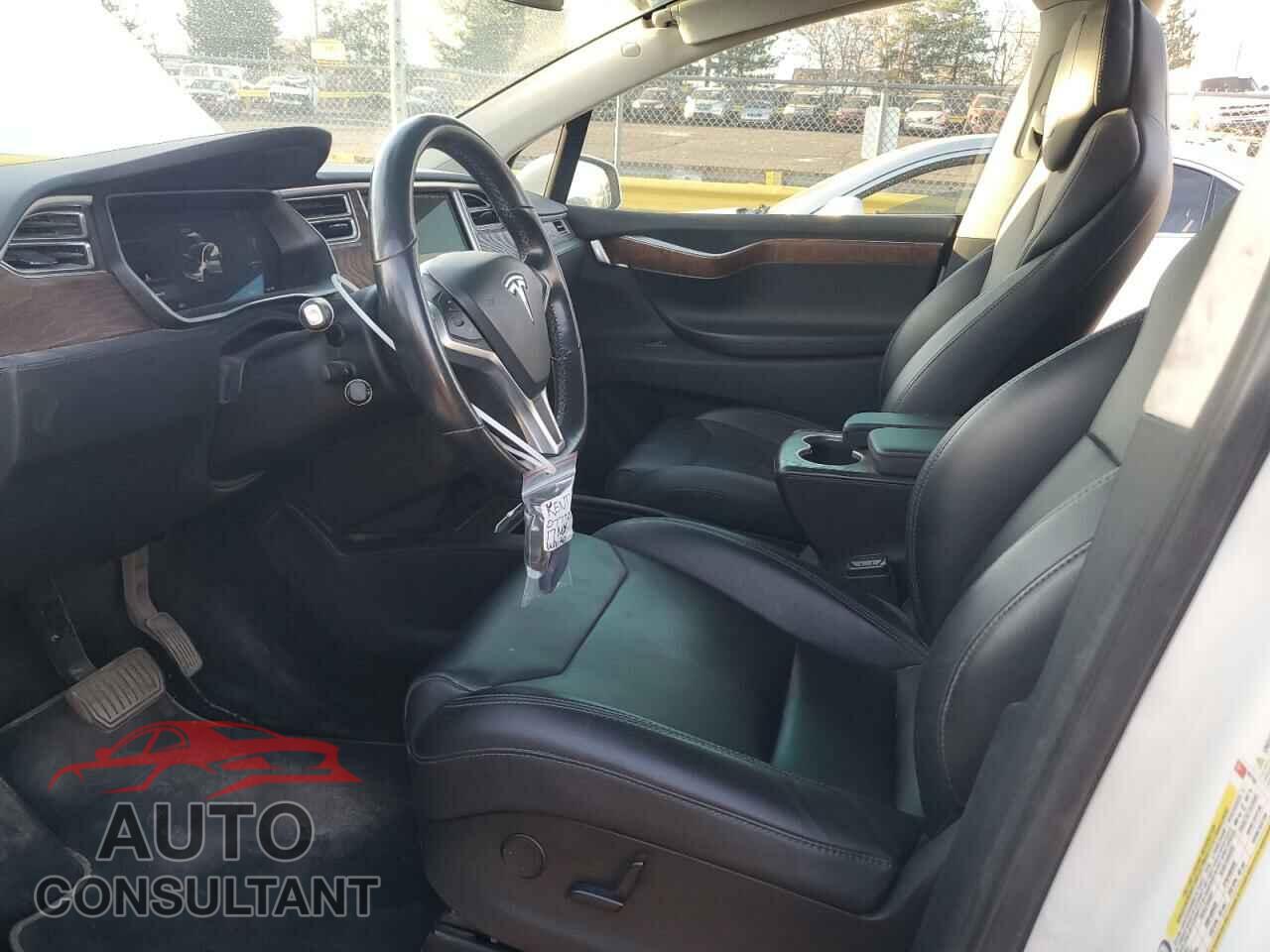 TESLA MODEL X 2017 - 5YJXCDE20HF077701