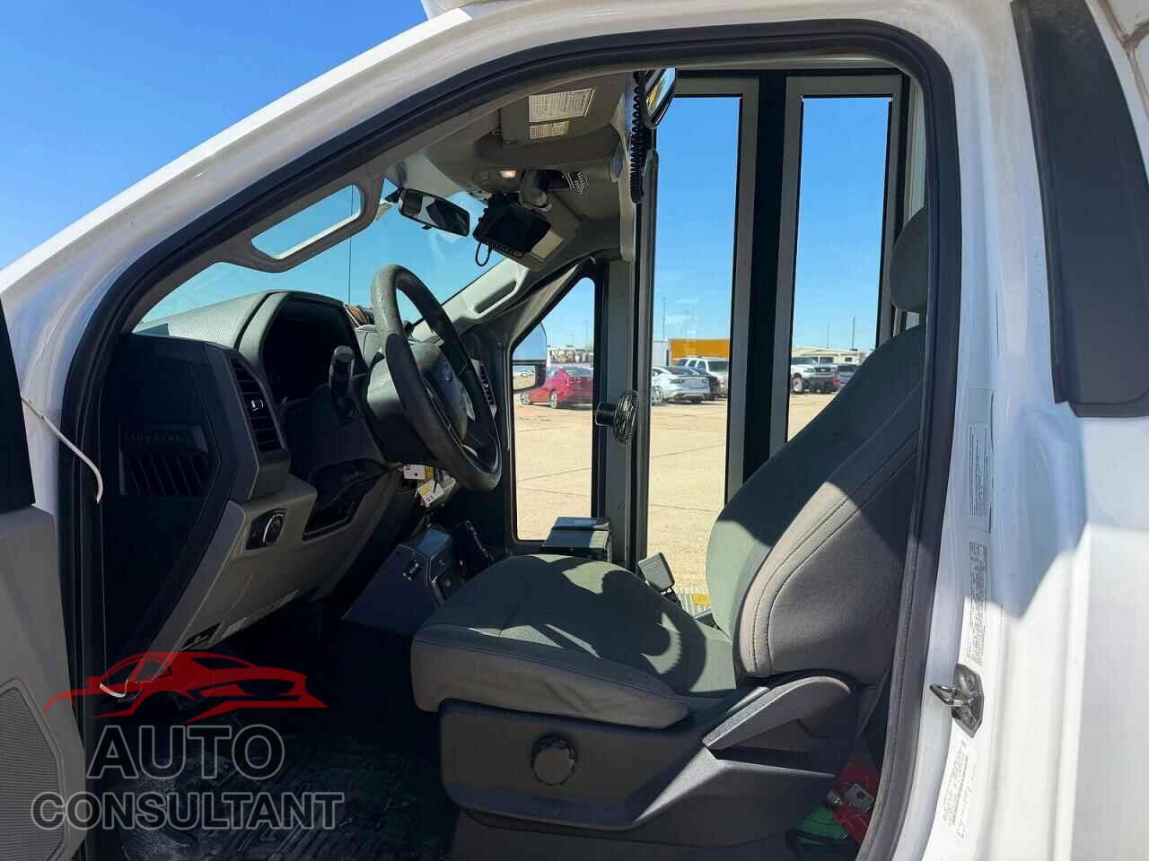 FORD F550 2017 - 1FDAF5GT9HEF23060