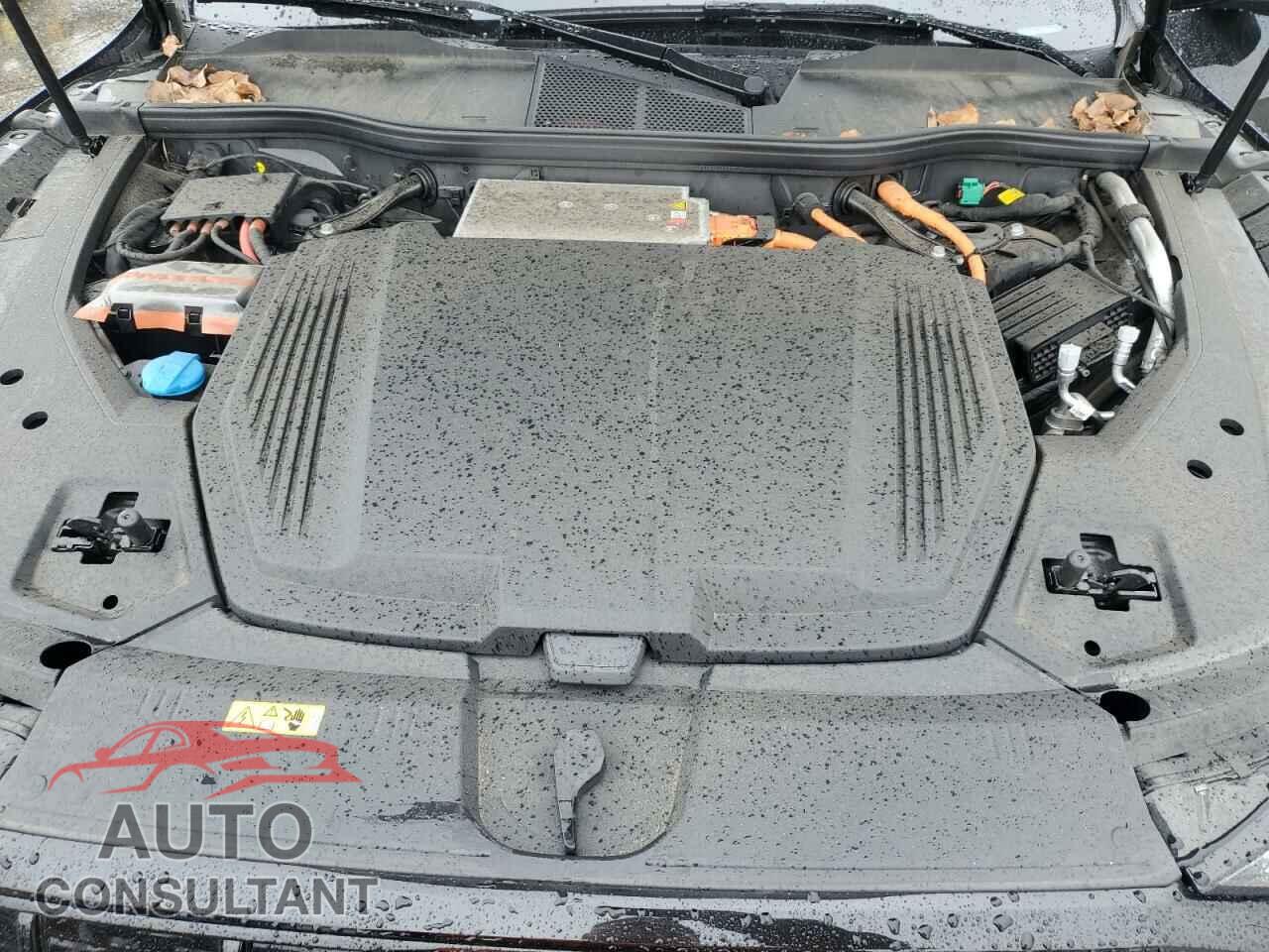 AUDI E-TRON 2023 - WA1LAAGE4PB024702