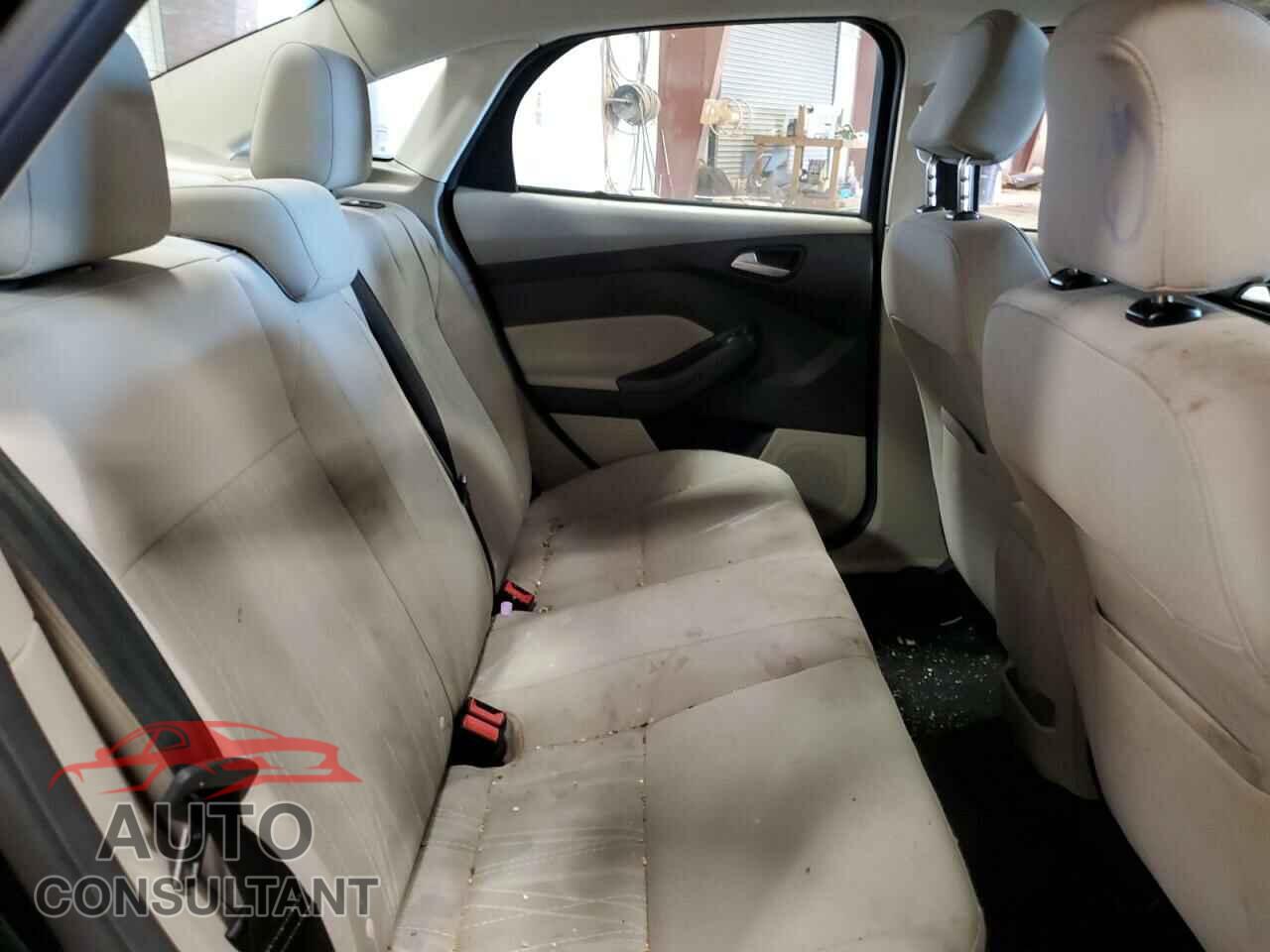 FORD FOCUS 2015 - 1FADP3F21FL336812