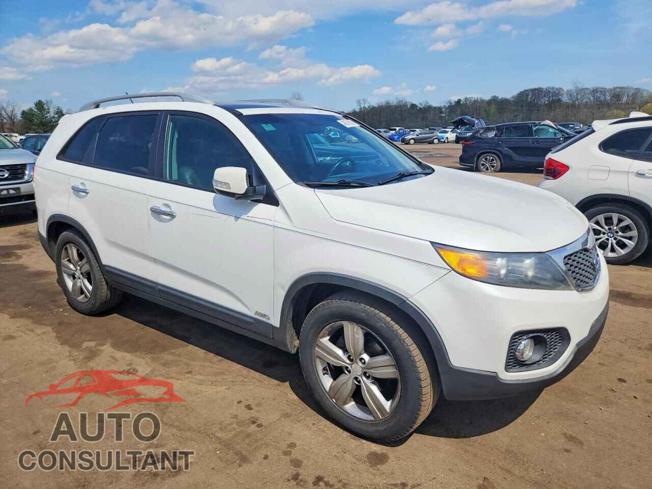 KIA SORENTO 2013 - 5XYKUDA24DG385471
