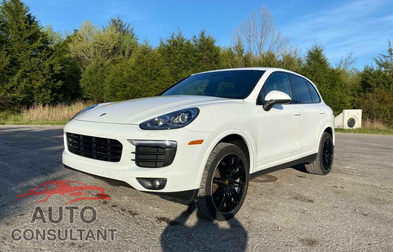 PORSCHE CAYENNE 2017 - WP1AA2A29HKA85500