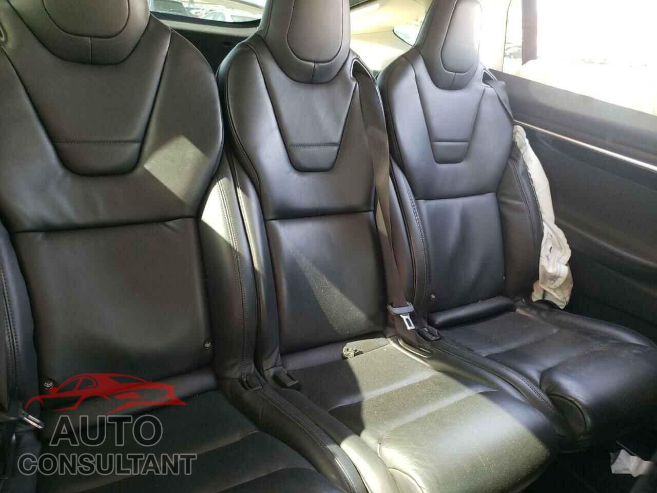 TESLA MODEL X 2016 - 5YJXCAE2XGF009032
