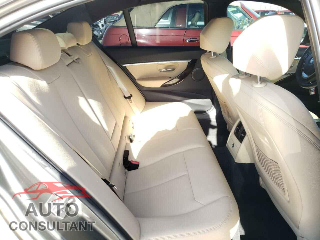 BMW 3 SERIES 2017 - WBA8E1C35HA158577