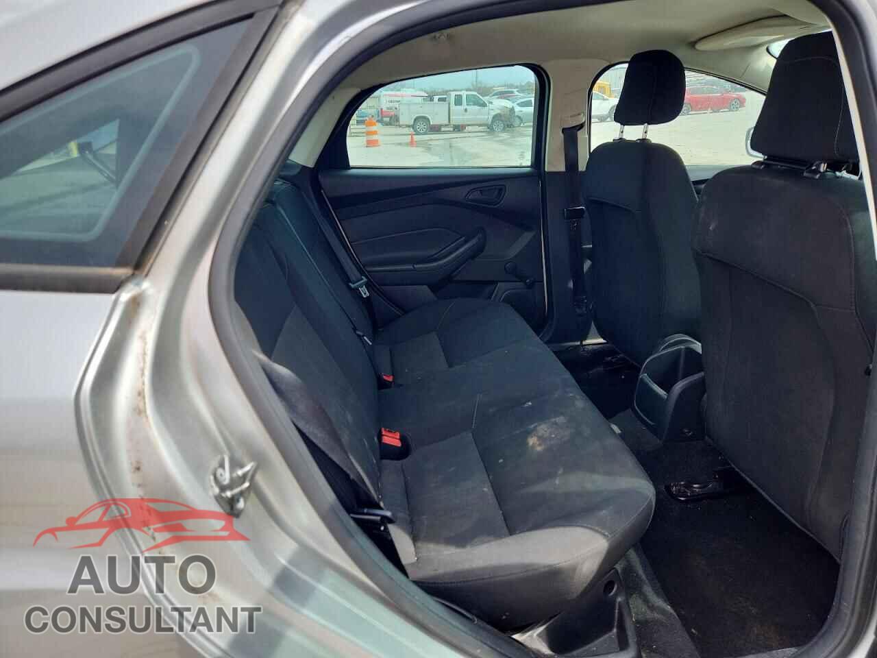 FORD FOCUS 2017 - 1FADP3E26HL318536