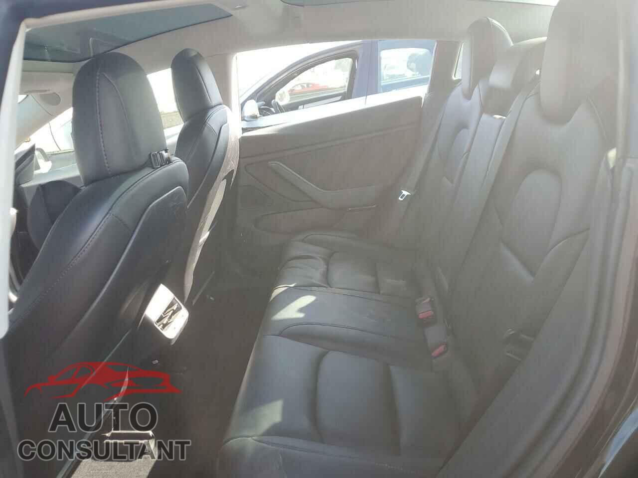TESLA MODEL 3 2019 - 5YJ3E1EA0KF296843