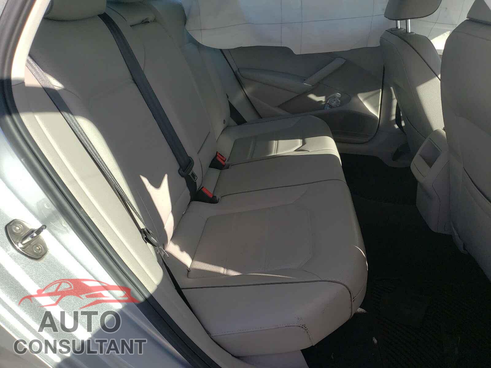 VOLKSWAGEN PASSAT 2018 - 1VWAA7A31JC036473