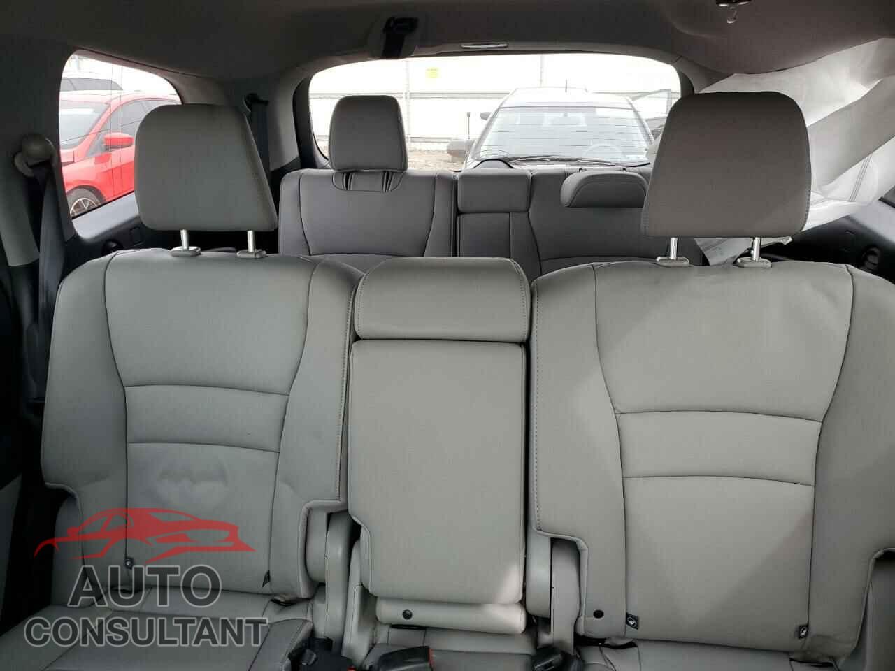 HONDA PILOT 2017 - 5FNYF6H91HB048336