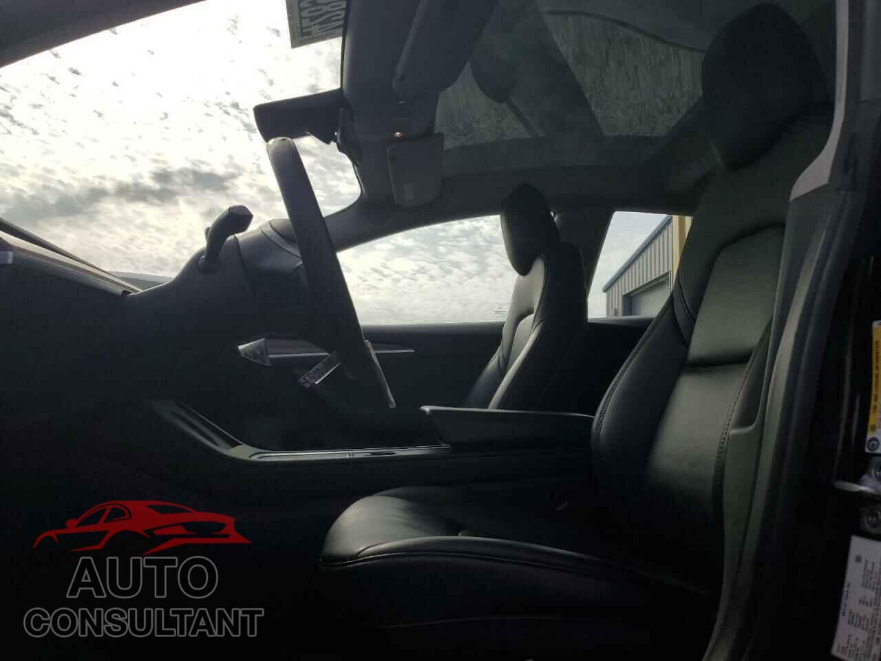 TESLA MODEL 3 2023 - 5YJ3E1EA7PF438452