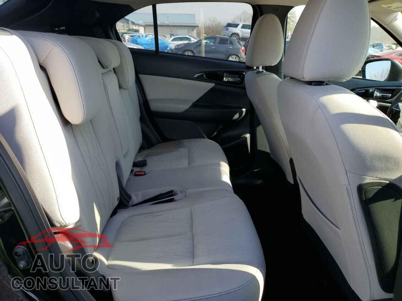 MITSUBISHI ECLIPSE 2018 - JA4AT5AA7JZ042270