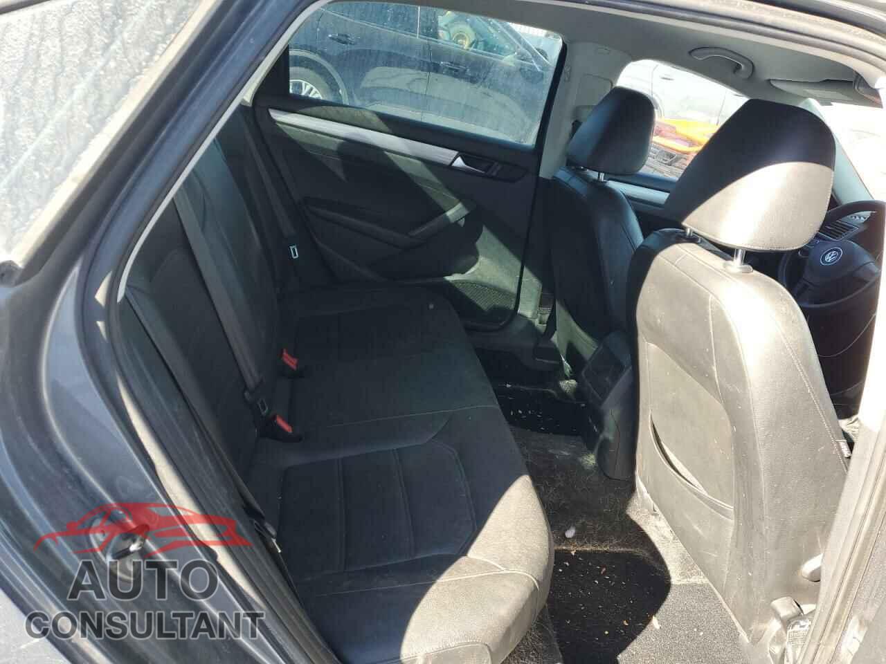 VOLKSWAGEN PASSAT 2013 - 1VWAP7A32DC138139