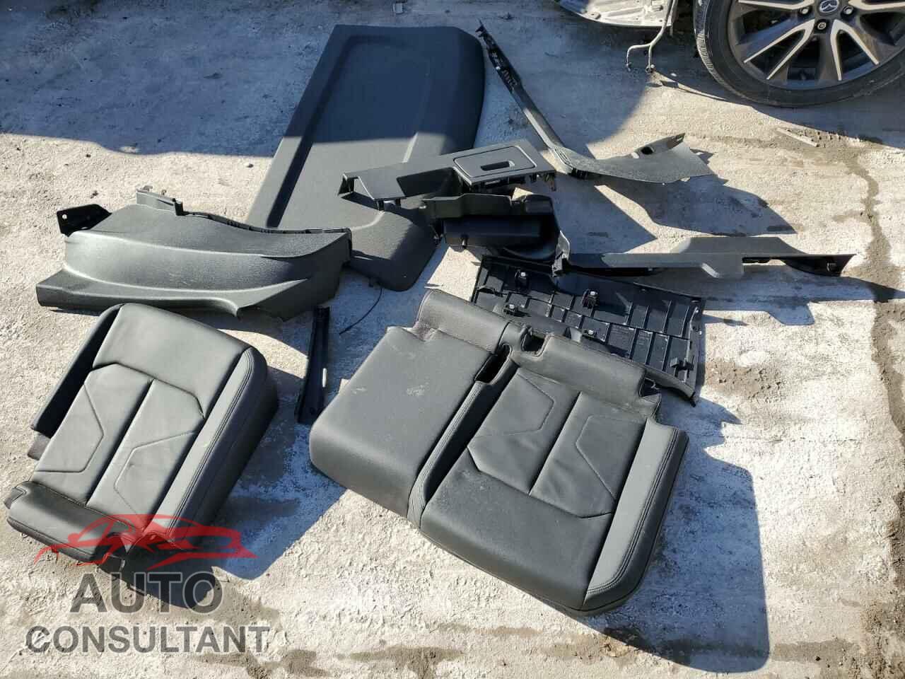 AUDI Q3 2020 - WA1DECF32L1102589