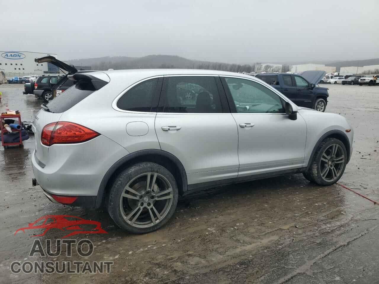 PORSCHE CAYENNE 2011 - WP1AB2A20BLA56000