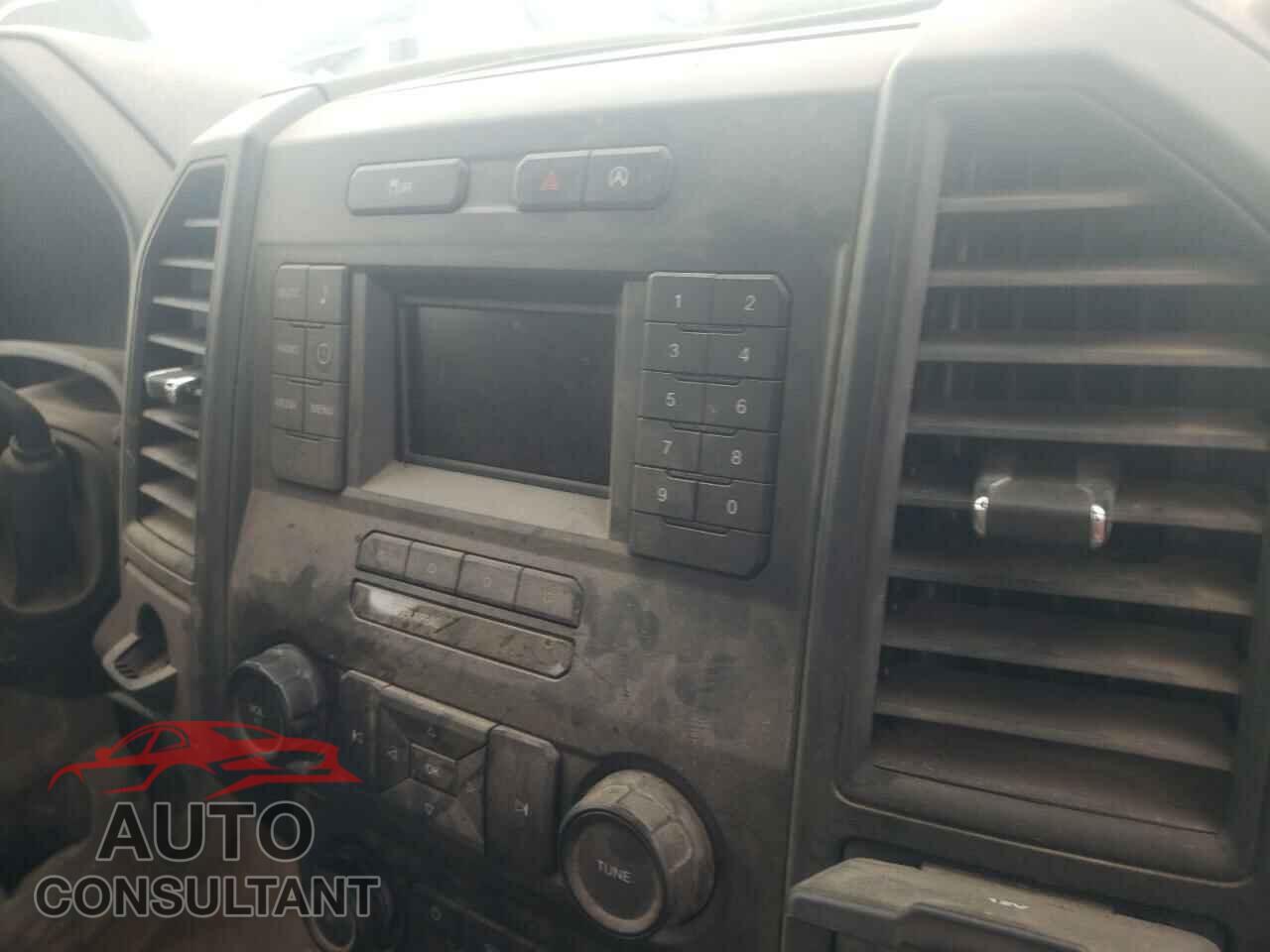 FORD F150 2018 - 1FTMF1CB5JFD61239