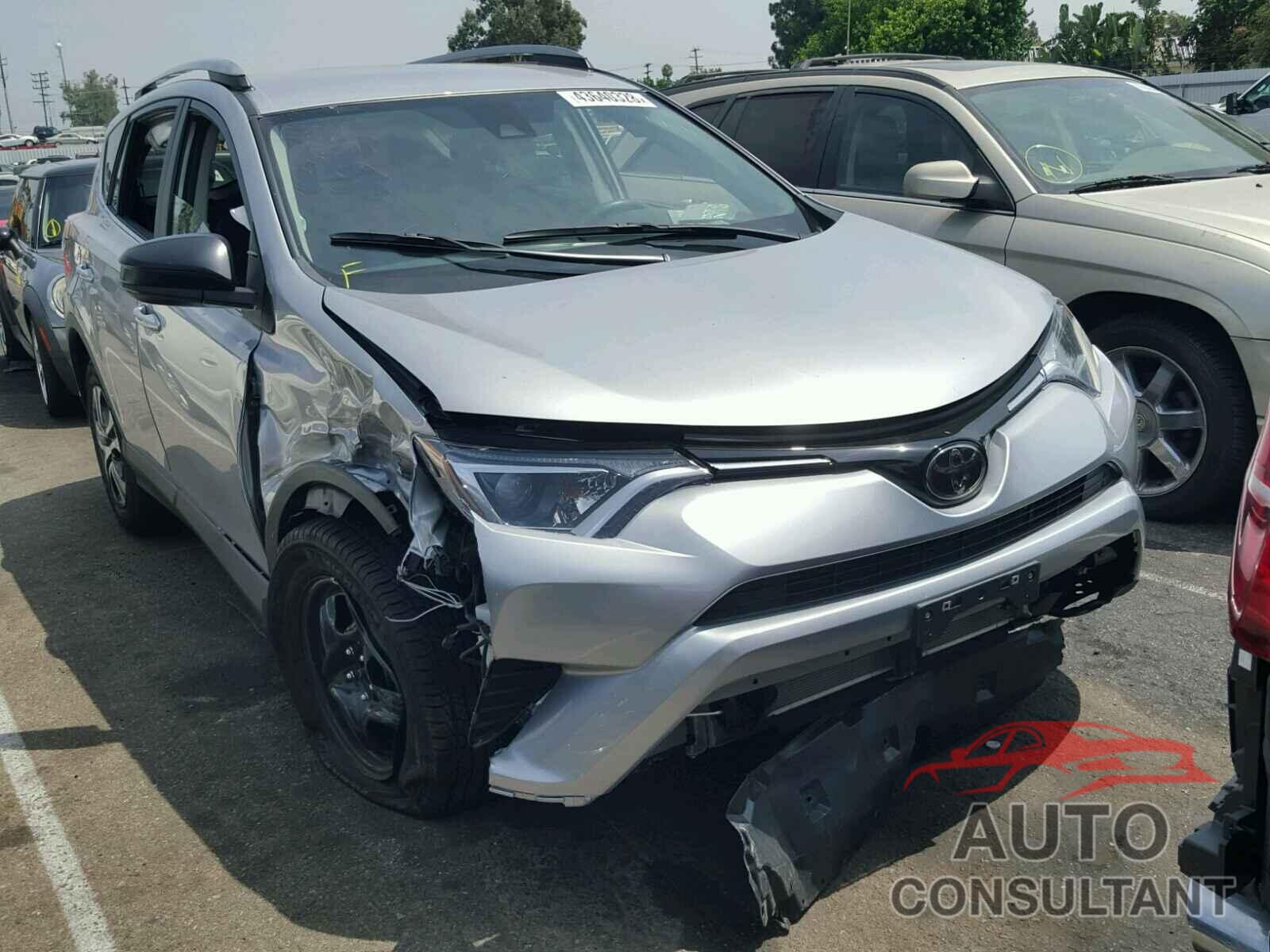 TOYOTA RAV4 LE 2018 - 2T3ZFREV7JW416686