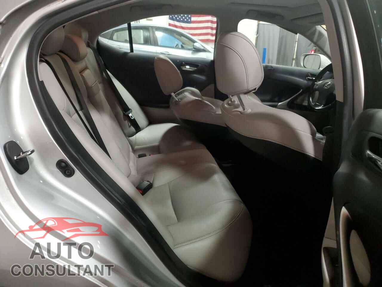 LEXUS IS 2013 - JTHCF5C26D5061947