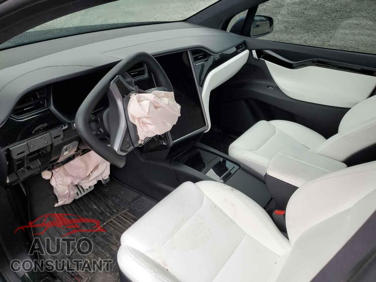 TESLA MODEL X 2020 - 5YJXCBE28LF250054