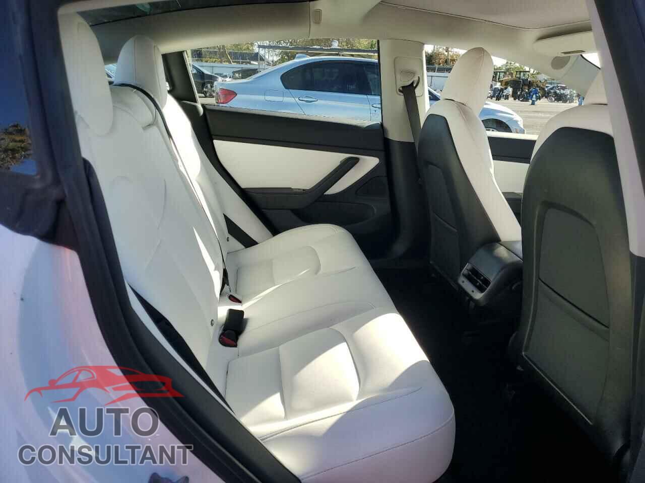 TESLA MODEL 3 2019 - 5YJ3E1EB7JF134781