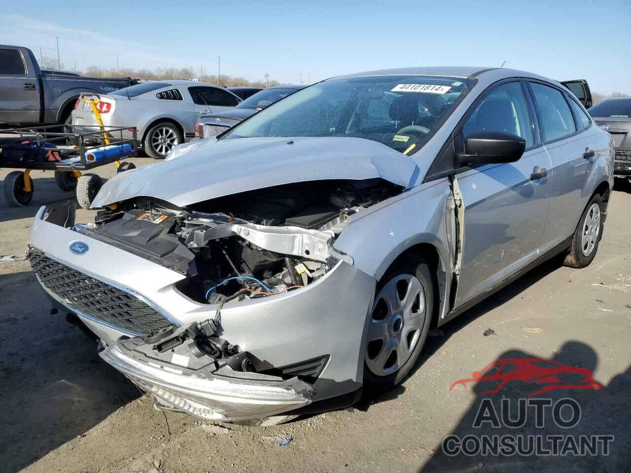 FORD FOCUS 2017 - 1FADP3E29HL327635