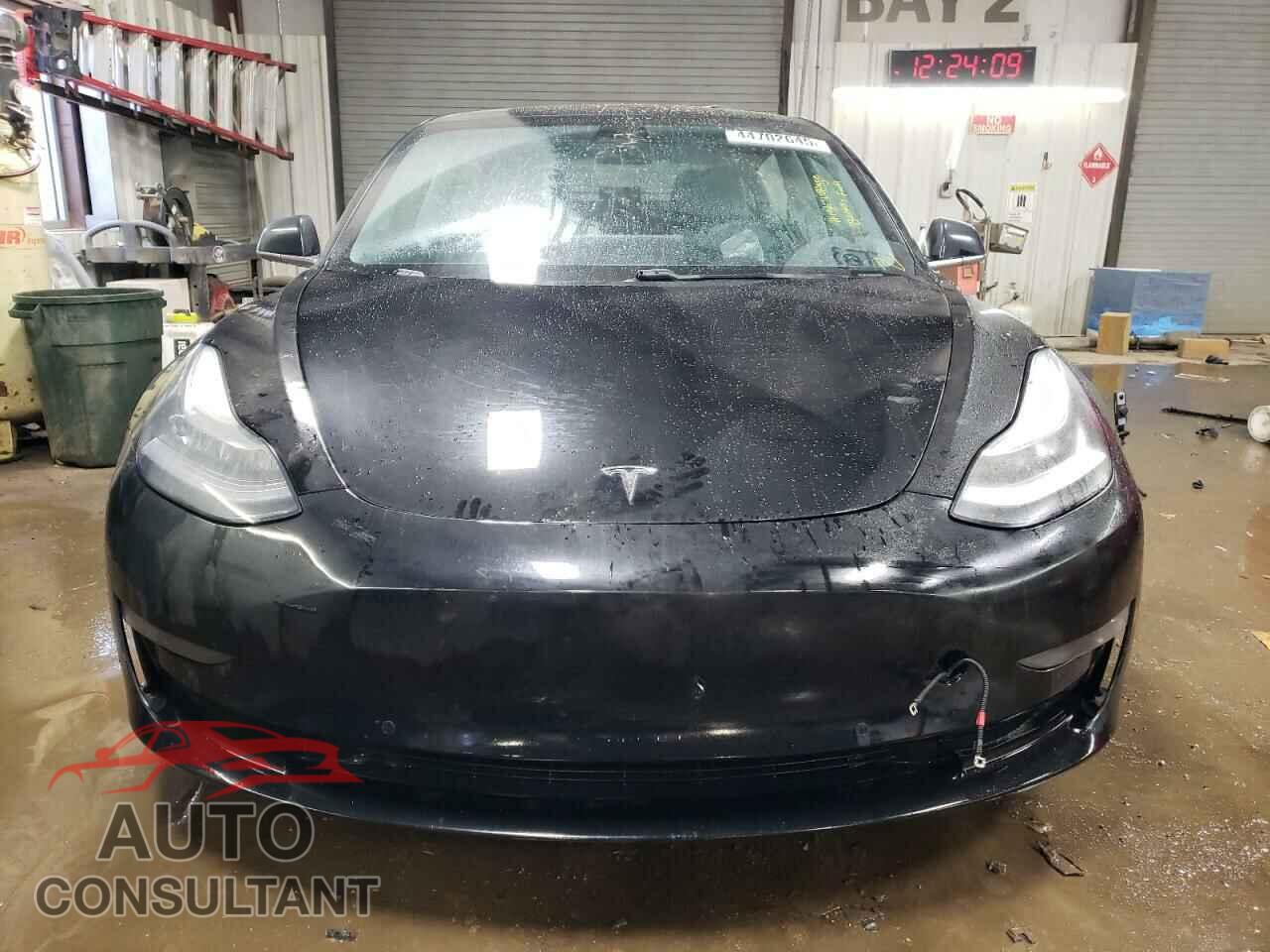 TESLA MODEL 3 2018 - 5YJ3E1EB2JF127611