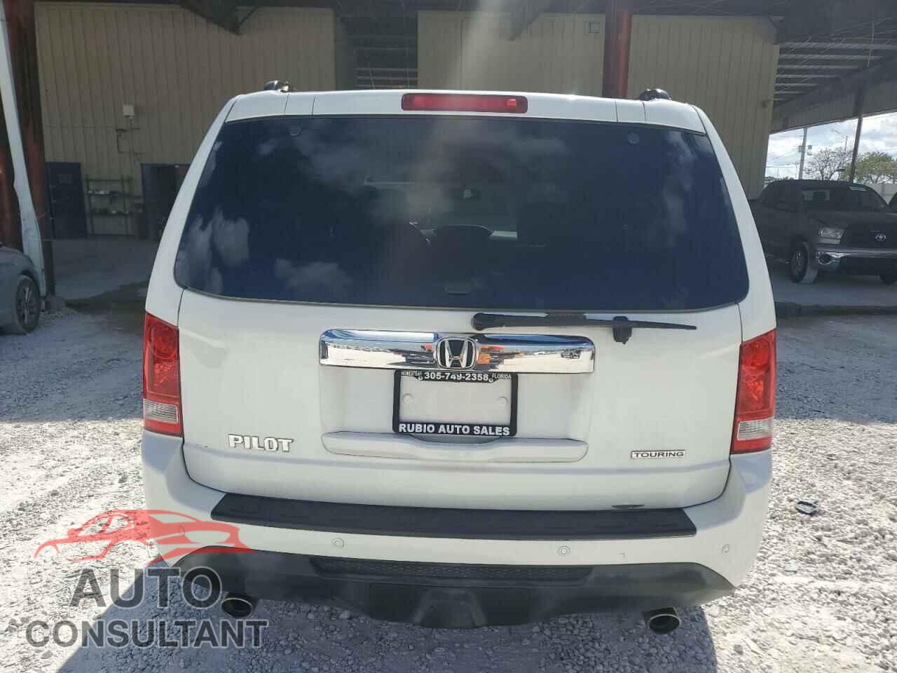 HONDA PILOT 2013 - 5FNYF3H96DB008519