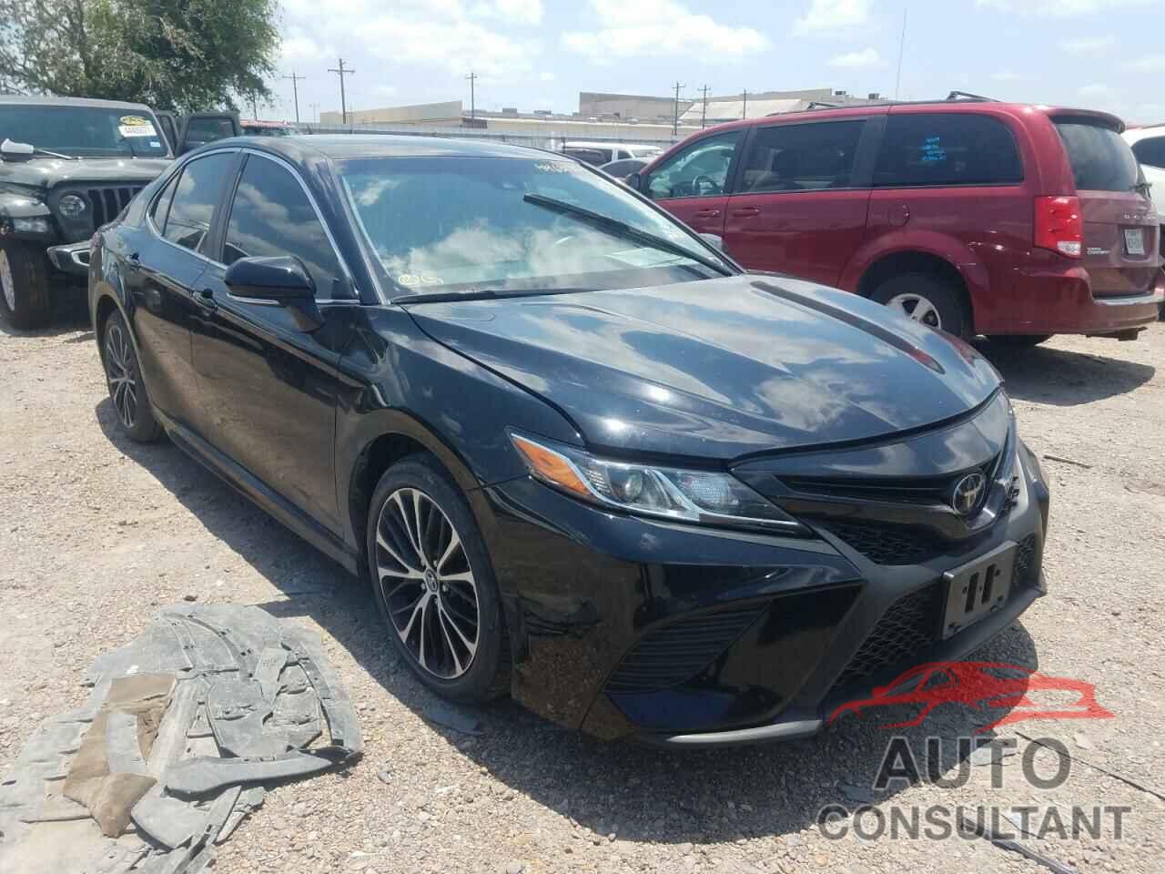 TOYOTA CAMRY 2018 - 4T1B11HK3JU576821